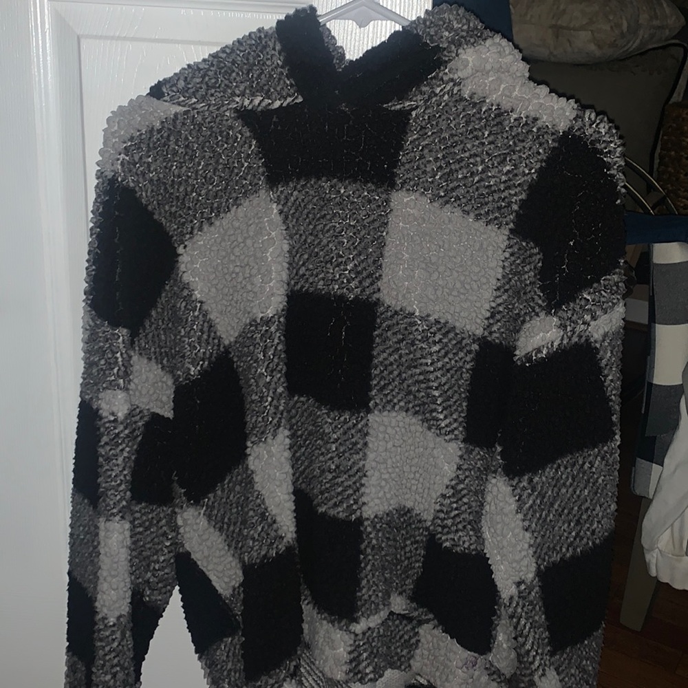 Fuzzy pullover
